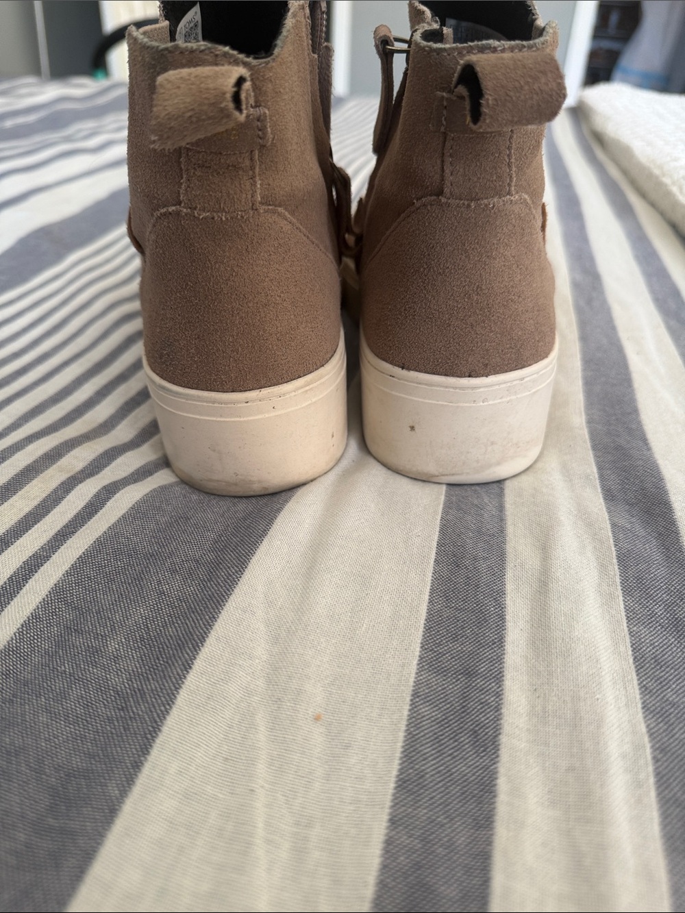 Tom’s Women’s Verona Sneaker Booties - Picture 2 of 4